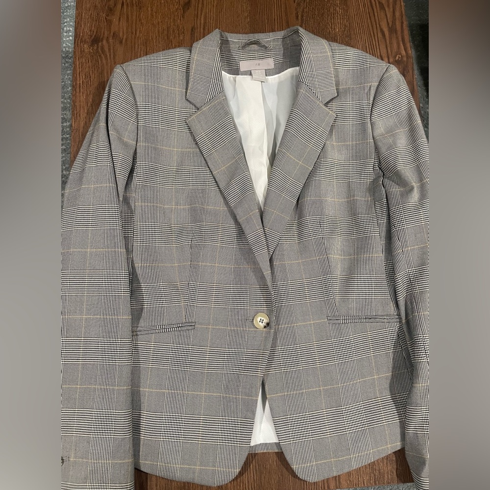 H&M Pleated Blazer - NEVER WORN